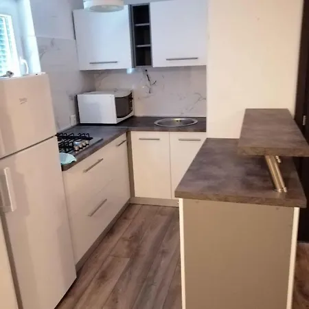 In - Istrien 42611 Appartamento Pinezići